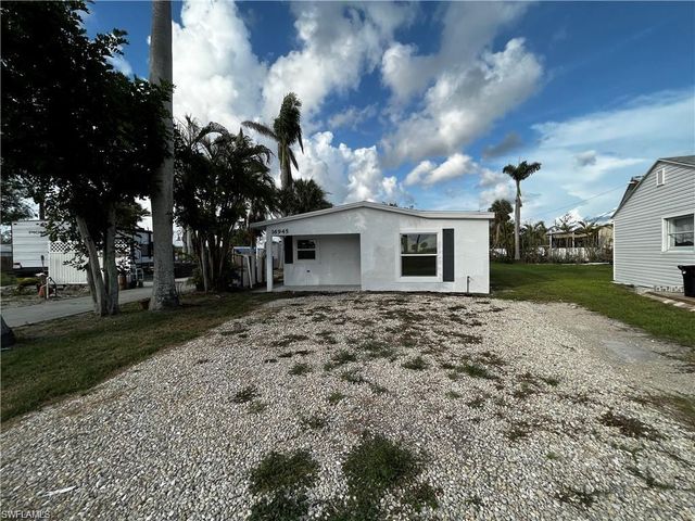 16945 Windcrest DR, Fort Myers, FL 33908