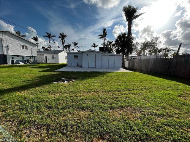 16945 Windcrest DR, Fort Myers, FL 33908