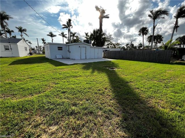 16945 Windcrest DR, Fort Myers, FL 33908
