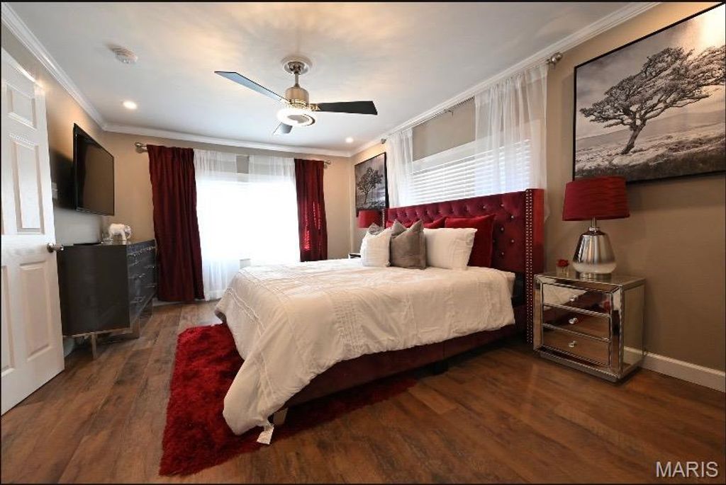 8834 Blewett Avenue, Jennings, MO 63136