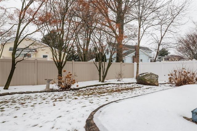 71 Laurelhurst Road, Greece, NY 14626