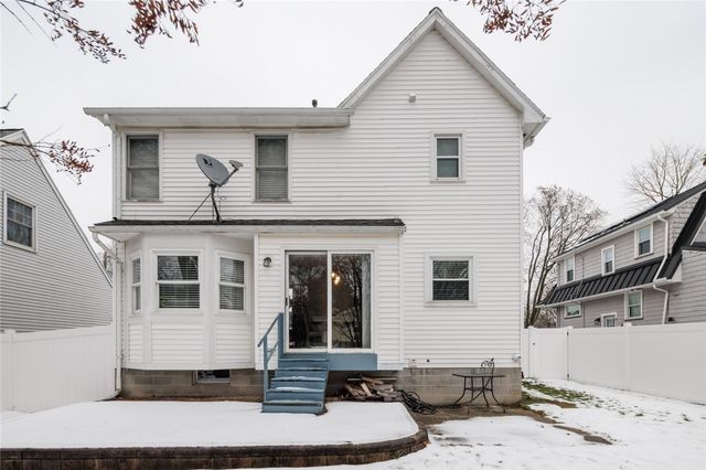 71 Laurelhurst Road, Greece, NY 14626