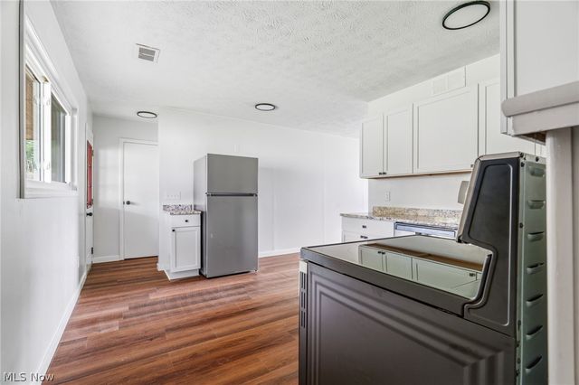 2457 Cathy Drive NE, Canton, OH 44705