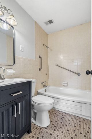 2457 Cathy Drive NE, Canton, OH 44705