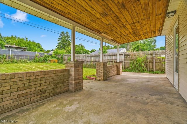 2457 Cathy Drive NE, Canton, OH 44705