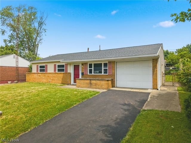2457 Cathy Drive NE, Canton, OH 44705