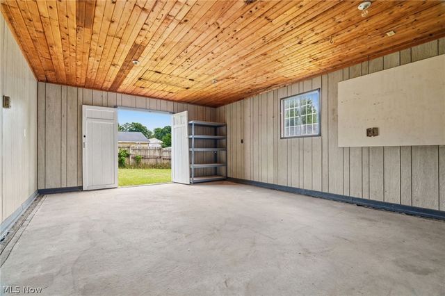 2457 Cathy Drive NE, Canton, OH 44705