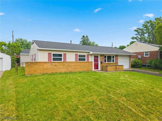 2457 Cathy Drive NE, Canton, OH 44705