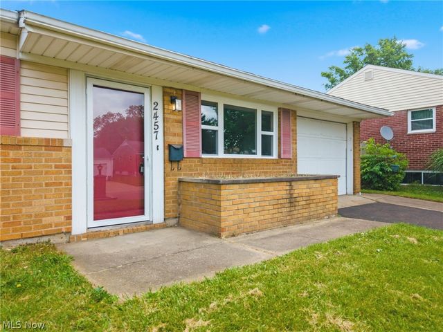 2457 Cathy Drive NE, Canton, OH 44705