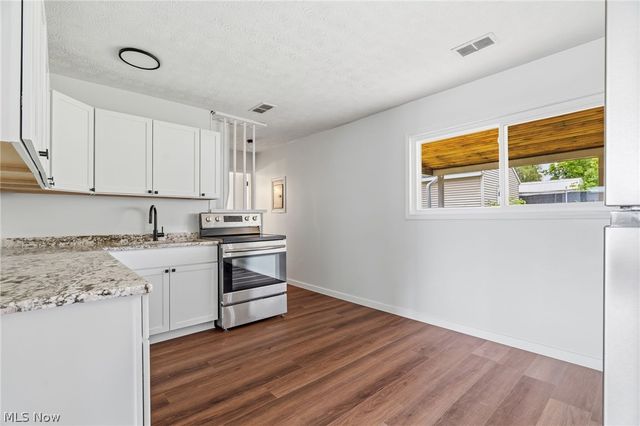 2457 Cathy Drive NE, Canton, OH 44705