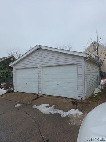 2725 Pierce Avenue, Niagara Falls, NY 14301