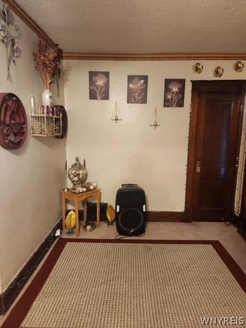 2725 Pierce Avenue, Niagara Falls, NY 14301