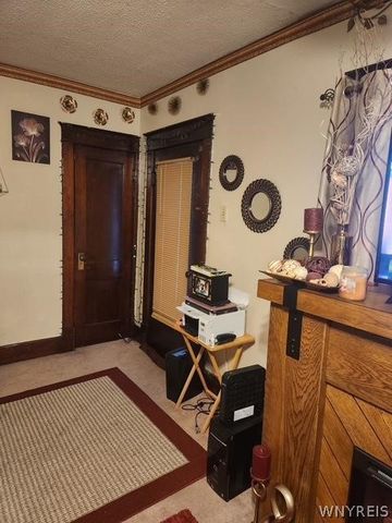 2725 Pierce Avenue, Niagara Falls, NY 14301