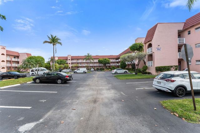 9401 Sunrise Lakes Boulevard 307, Sunrise, FL 33322