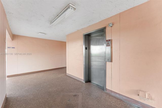 9401 Sunrise Lakes Boulevard 307, Sunrise, FL 33322