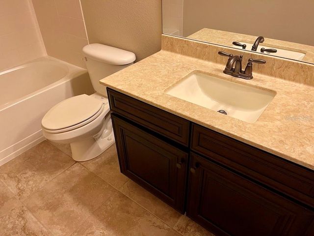 15604 HAMPTON VILLAGE DRIVE, Tampa, FL 33618