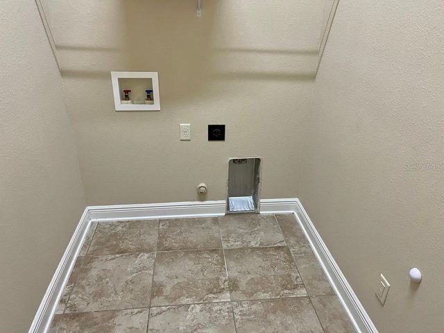 15604 HAMPTON VILLAGE DRIVE, Tampa, FL 33618