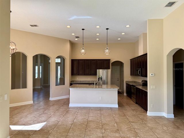 15604 HAMPTON VILLAGE DRIVE, Tampa, FL 33618