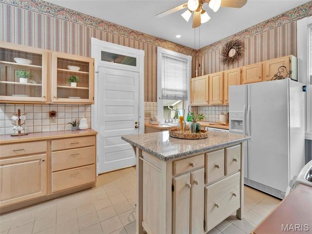 440 E Bradford Avenue, Webster Groves, MO 63119