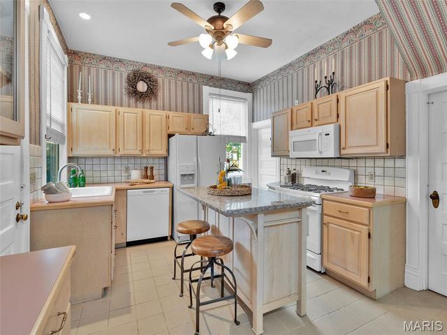 440 E Bradford Avenue, Webster Groves, MO 63119