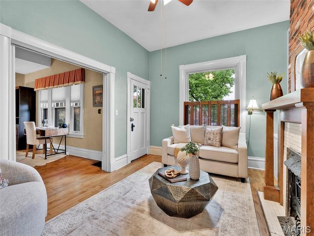 440 E Bradford Avenue, Webster Groves, MO 63119