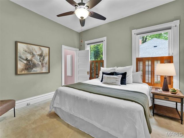 440 E Bradford Avenue, Webster Groves, MO 63119