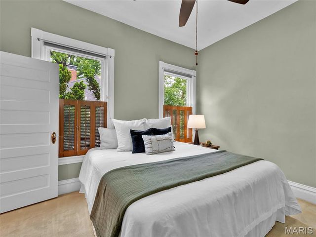 440 E Bradford Avenue, Webster Groves, MO 63119