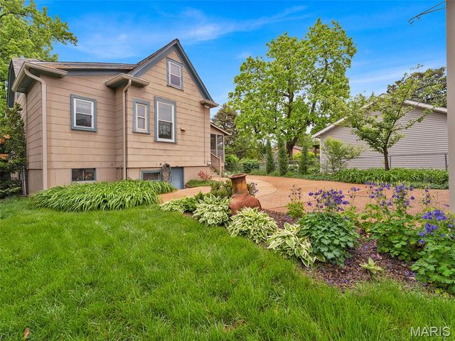 440 E Bradford Avenue, Webster Groves, MO 63119