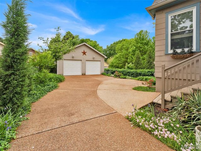 440 E Bradford Avenue, Webster Groves, MO 63119