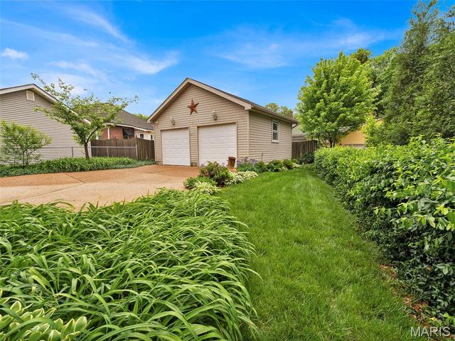 440 E Bradford Avenue, Webster Groves, MO 63119