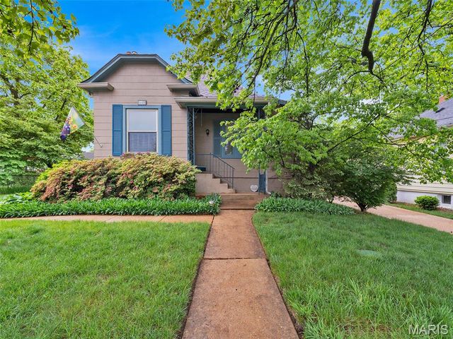 440 E Bradford Avenue, Webster Groves, MO 63119
