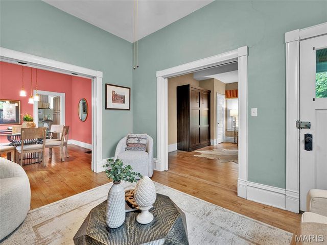 440 E Bradford Avenue, Webster Groves, MO 63119