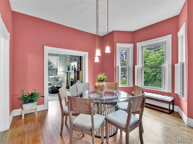 440 E Bradford Avenue, Webster Groves, MO 63119