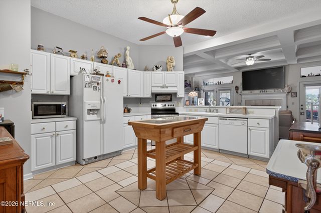 9009 NEEDLEPOINT Place, Jacksonville, FL 32244