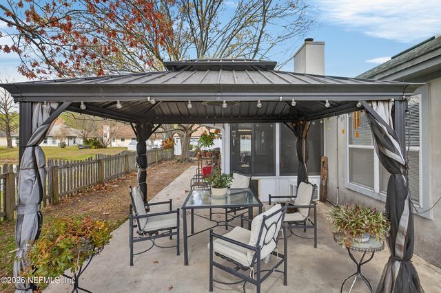 9009 NEEDLEPOINT Place, Jacksonville, FL 32244