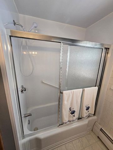 12 Charles St, Douglas, MA 01516