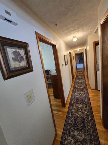 12 Charles St, Douglas, MA 01516