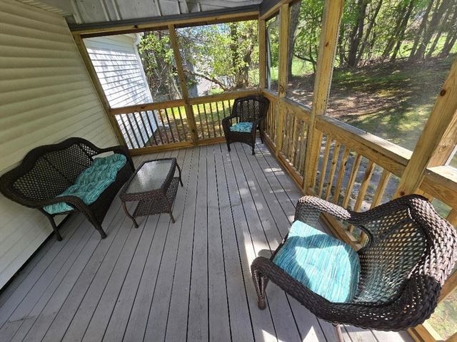 12 Charles St, Douglas, MA 01516