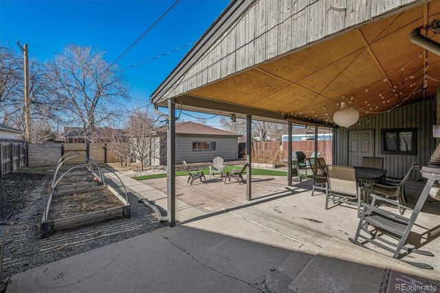 2325 Ironton Street, Aurora, CO 80010