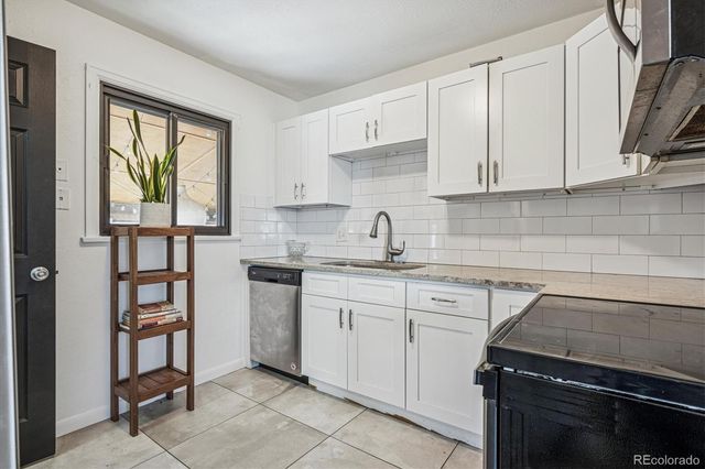 2325 Ironton Street, Aurora, CO 80010