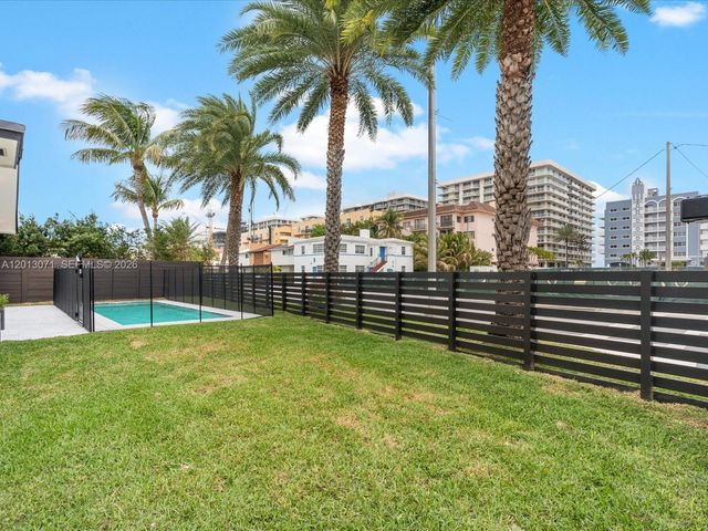 301 88th St, Surfside, FL 33154