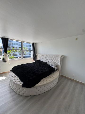 16570 NE 26th Avenue 3F, North Miami Beach, FL 33160