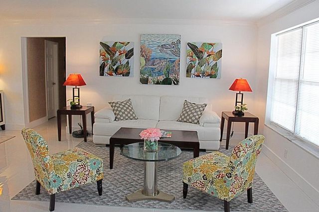 2077 Carambola Road, West Palm Beach, FL 33406