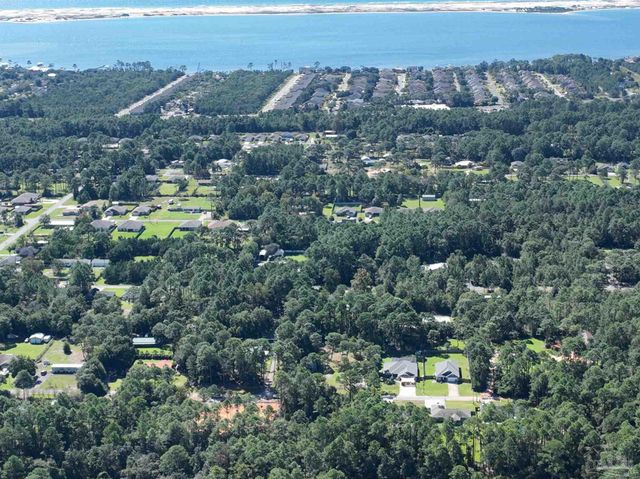 9126 Military Trl, Navarre, FL 32566