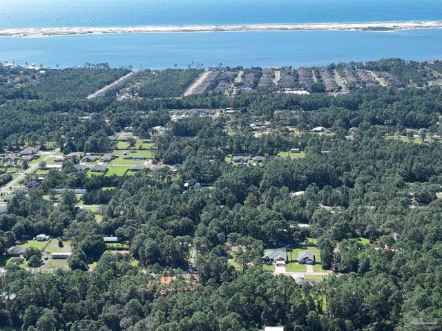 9126 Military Trl, Navarre, FL 32566