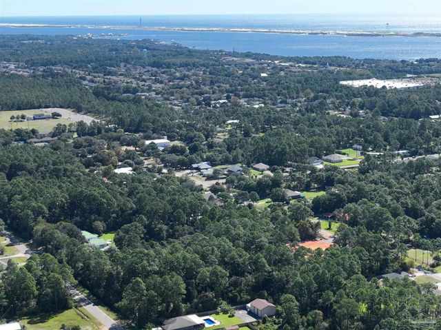 9126 Military Trl, Navarre, FL 32566