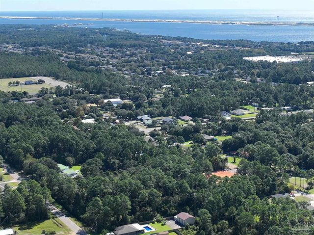 9126 Military Trl, Navarre, FL 32566