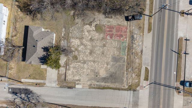 3424 Lee Street, Greenville, TX 75401