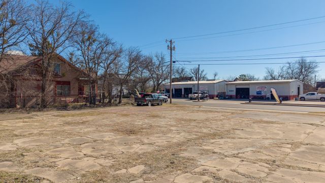 3424 Lee Street, Greenville, TX 75401