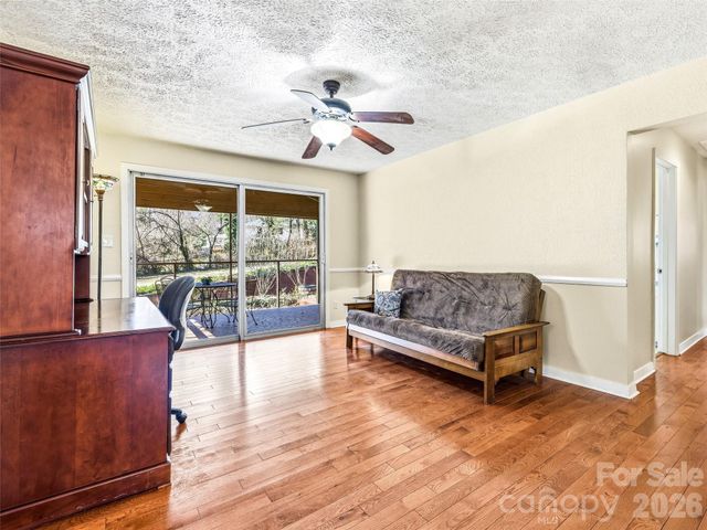 8 N Oak Forest Drive, Asheville, NC 28803